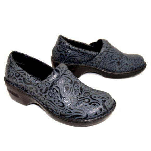 Born B.O.C. Women’s Peggy Embossed Blue Slip On Clogs - Size: 11 - Picture 7 of 8